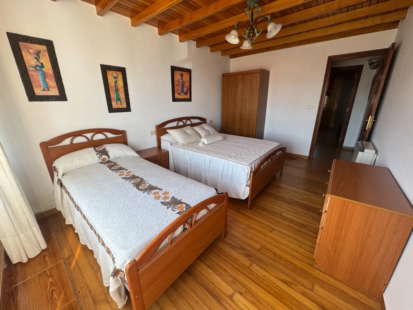 Habitación de Casa adosada en venta en Muros con Amueblado