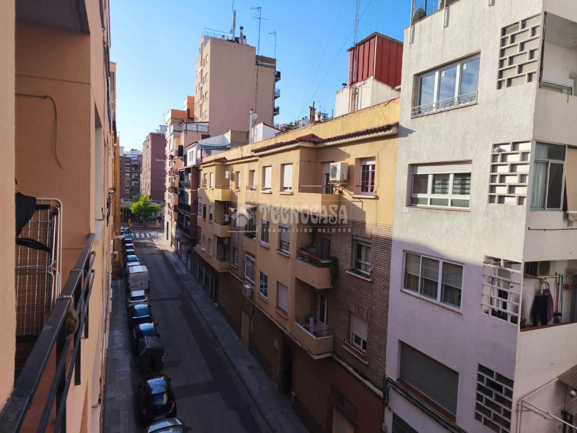 Vista exterior de Pis en venda en  Zaragoza Capital amb Aire condicionat, Calefacció i Moblat