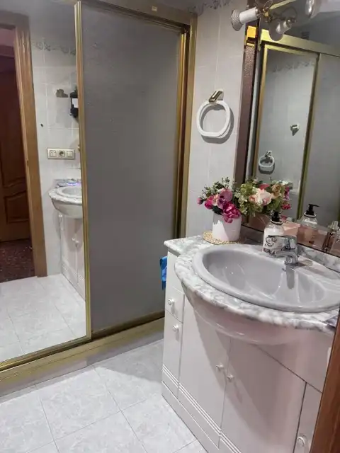 Baño de Casa adosada en venta en Valencia con Aire acondicionado, Terraza y Trastero