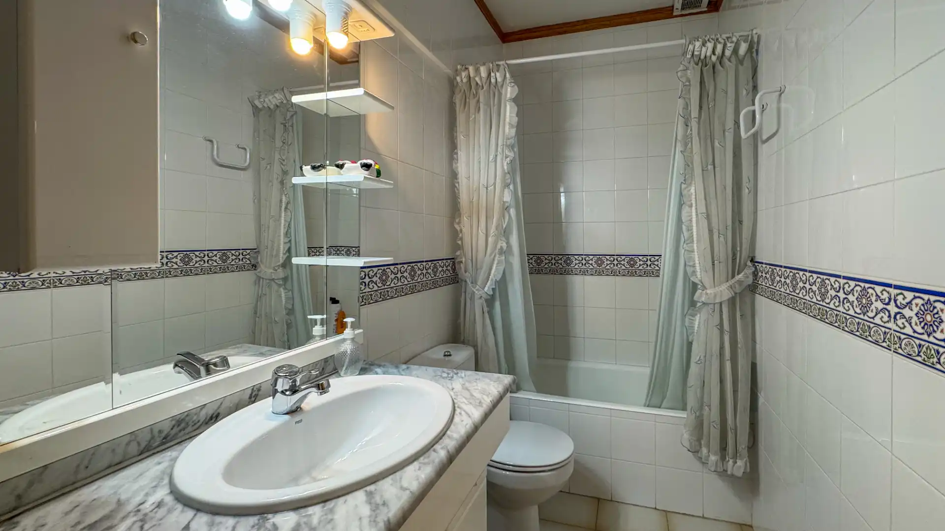 Adosado con terraza en venta en Plaça de l'Escola 22, imagen 17