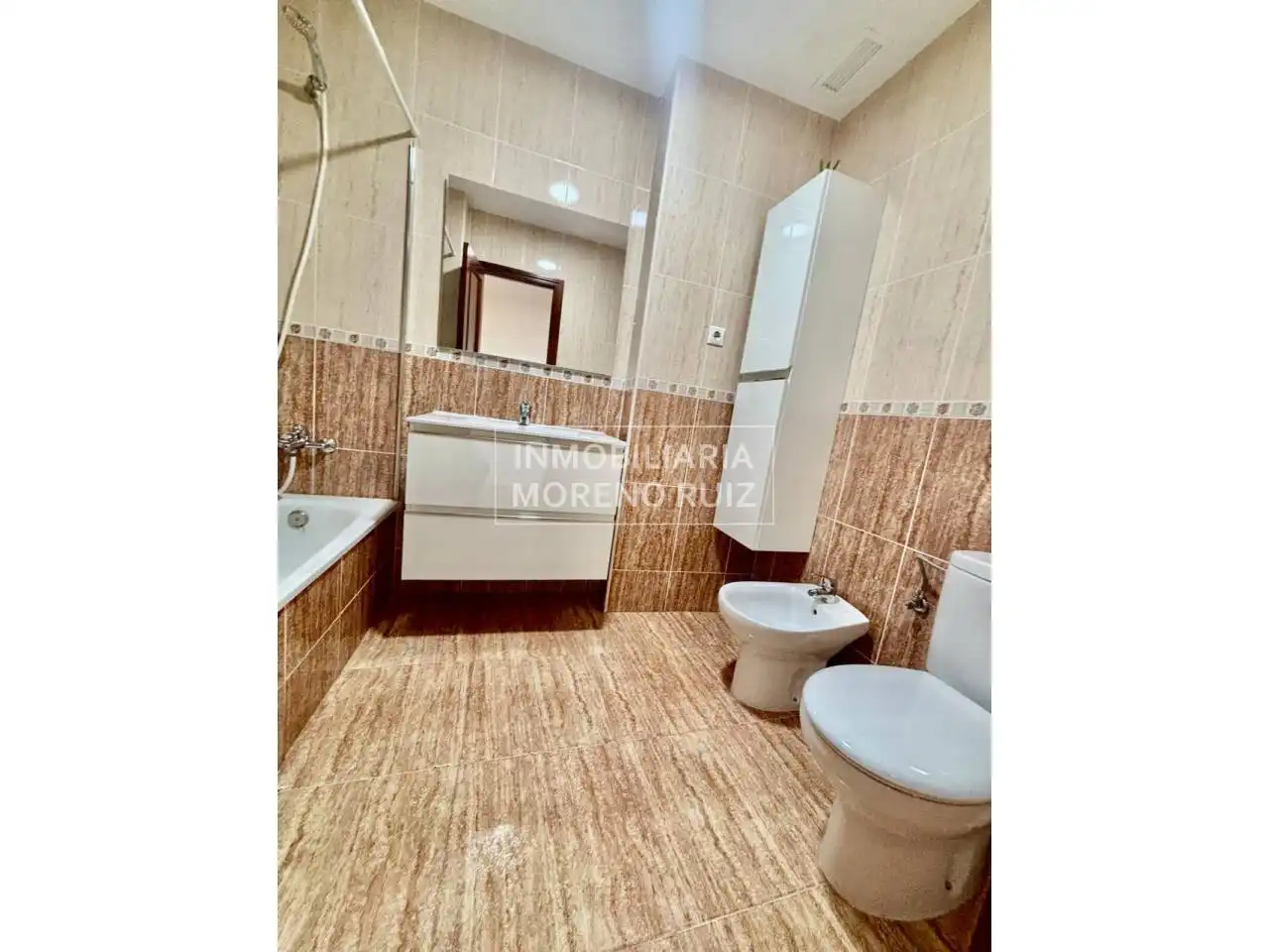Baño de Piso en venta en Baena
