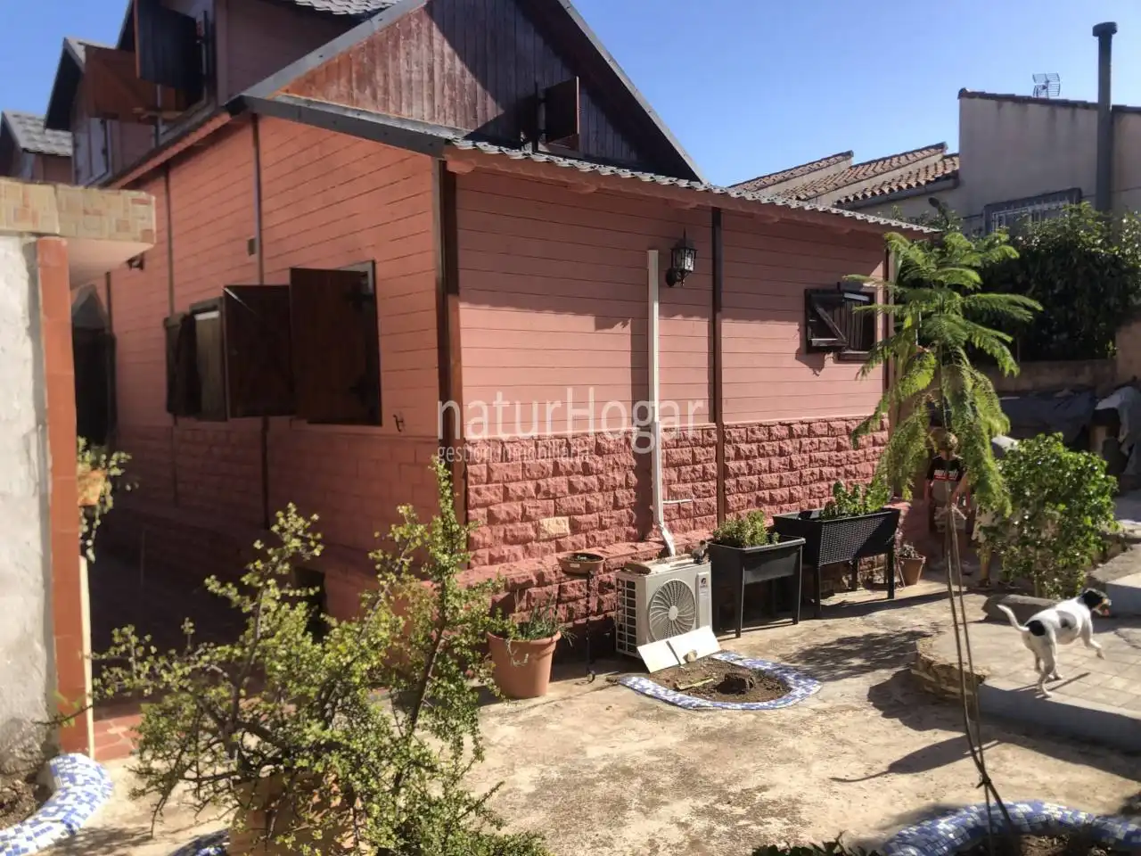 Vista exterior de Casa o xalet de lloguer en Paterna amb Aire condicionat, Calefacció i Jardí privat