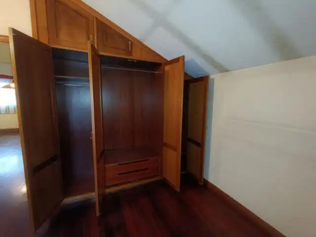 Habitación de Casa o chalet en venta en Vigo  con Calefacción, Jardín privado y Parquet