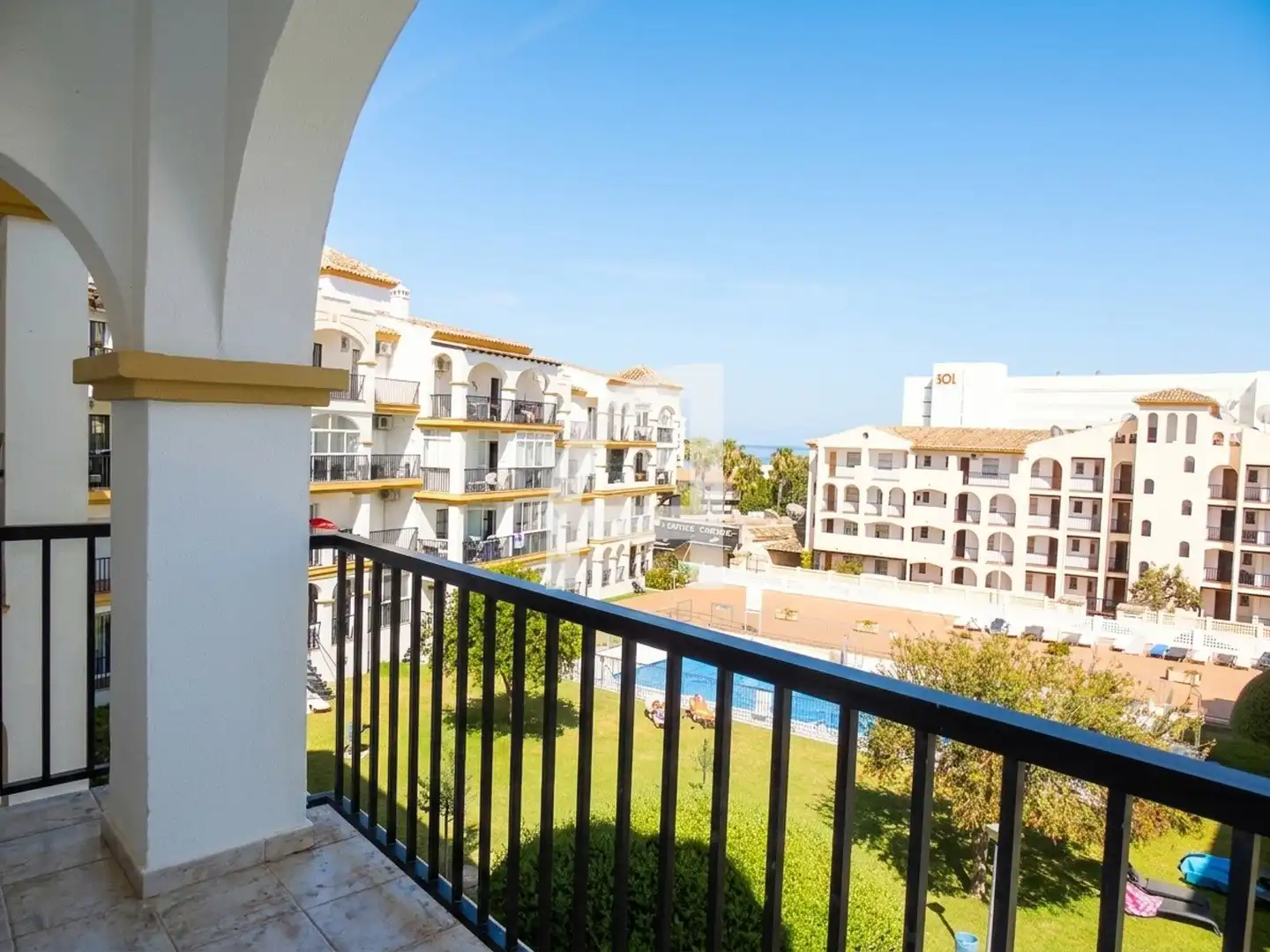 Vista exterior de Piso en venta en Torremolinos con Aire acondicionado, Calefacción y Terraza