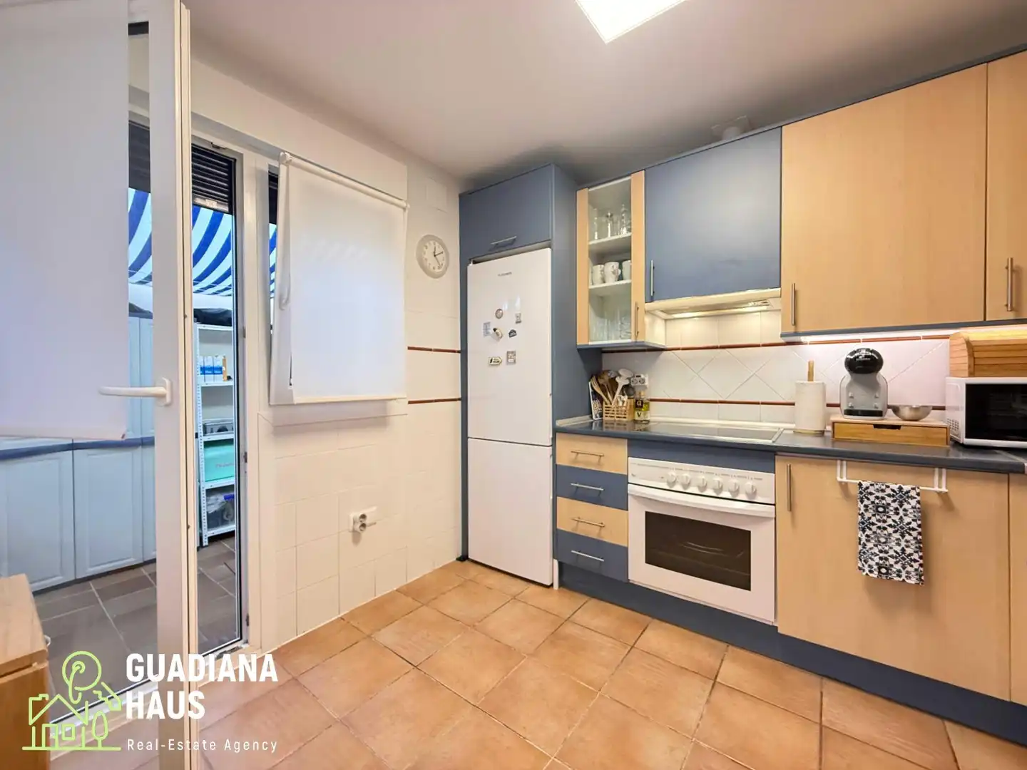 Reihenhaus mit Pool zum Verkauf in Avenida ROSALIA DE CASTRO 5, imagen 7