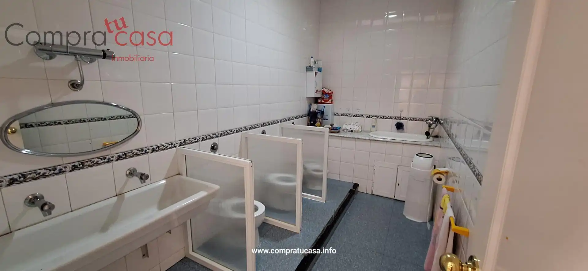 Badezimmer von Geschaftsraum zur Miete in Segovia mit Klimaanlage