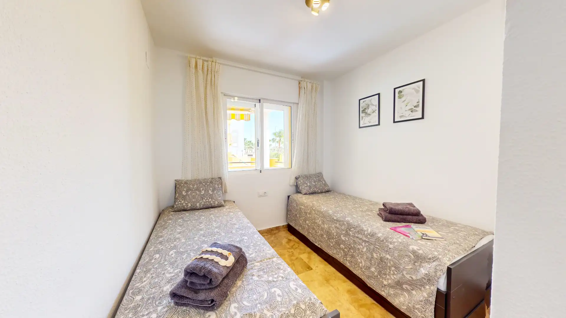 Habitación de Apartamento de alquiler en Dénia con Aire acondicionado, Calefacción y Terraza