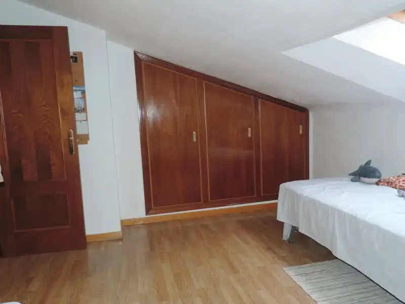 Habitación de Dúplex en venta en Guadalajara con Aire acondicionado, Calefacción y Trastero