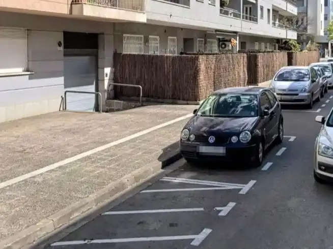 Individual to rent in Carrer Illa 32, imagen 3