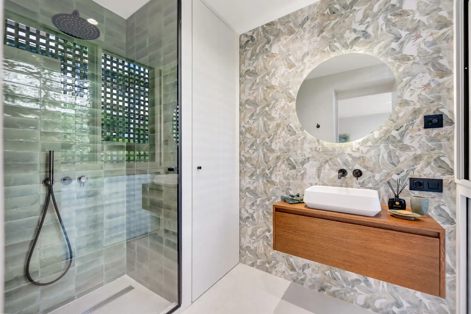 Bany de Apartament en venda en Marbella amb Aire condicionat, Terrassa i Piscina