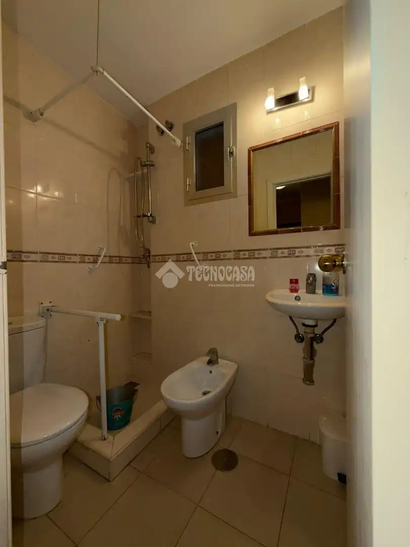 Baño de Casa adosada en venta en Sevilla con Aire acondicionado y Alarma