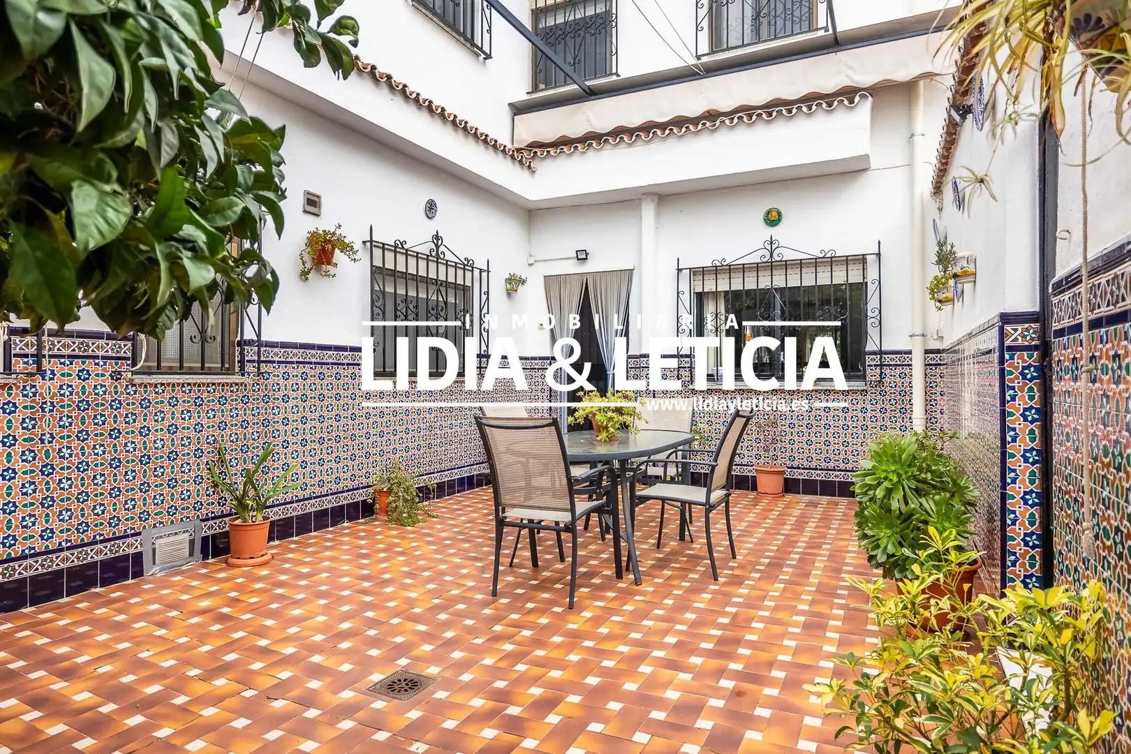 Terrassa de Casa o xalet en venda en Alcalá de Guadaira amb Aire condicionat, Jardí privat i Terrassa