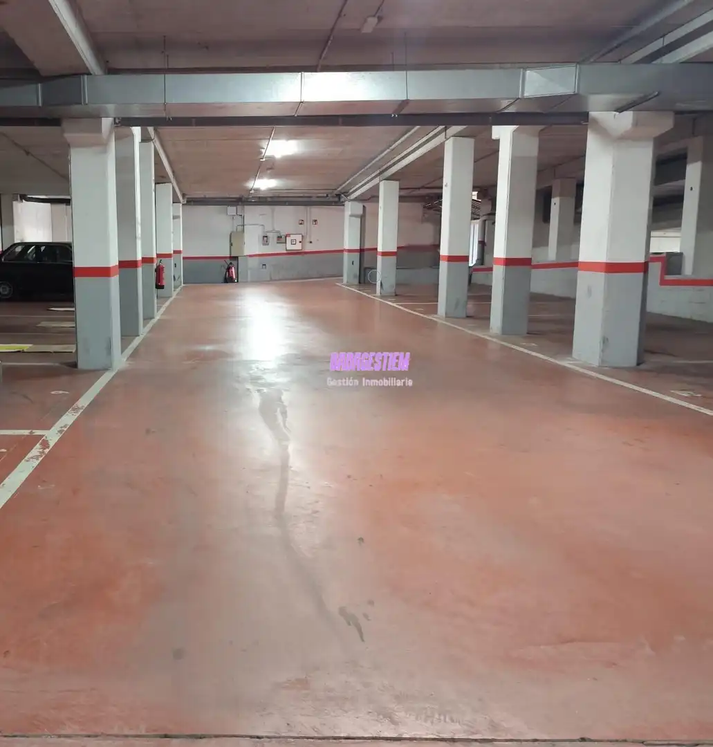 Parking de Garaje de alquiler en Badalona