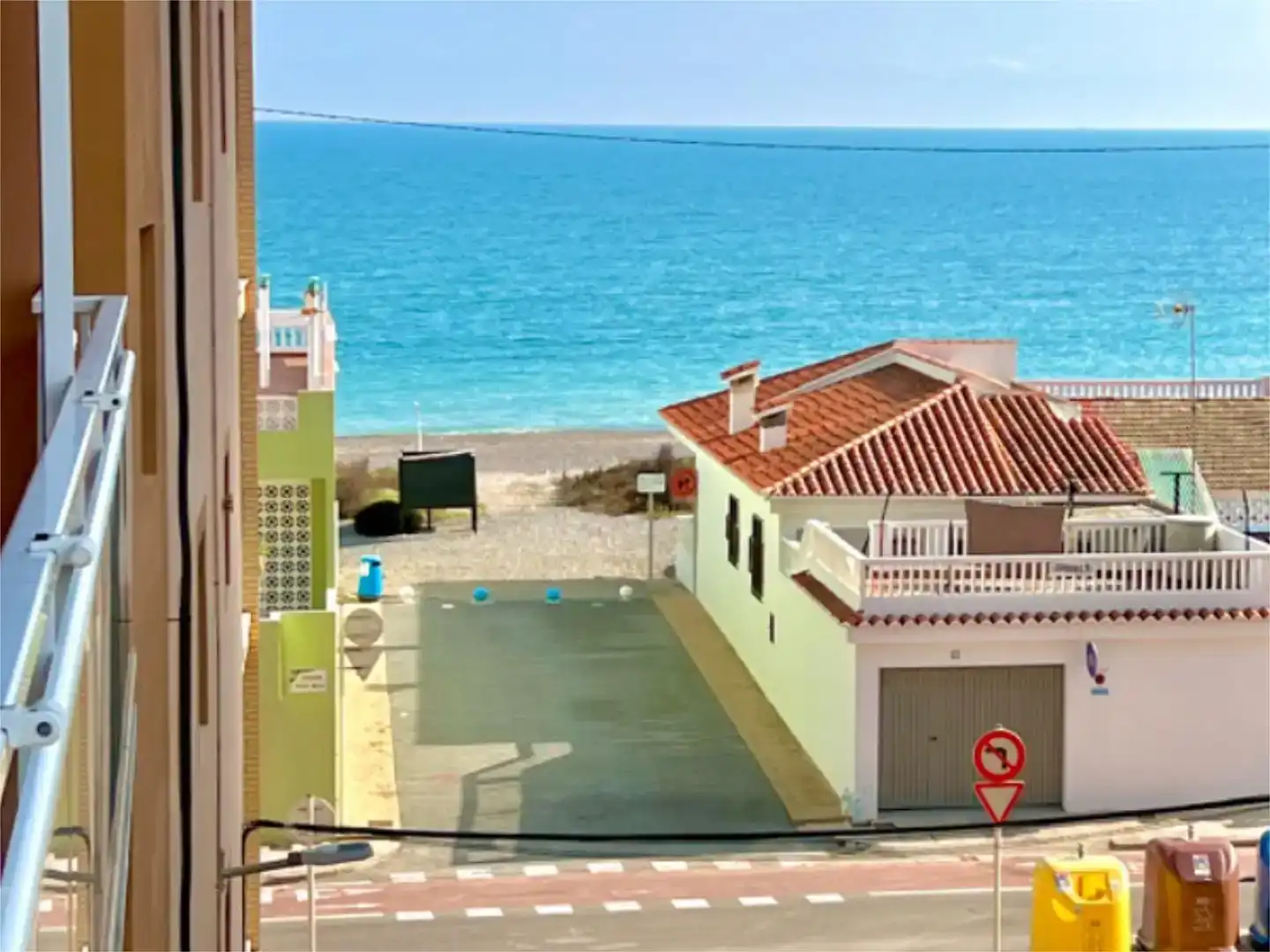 Außenansicht von Wohnung zur Miete in Nules mit Schwimmbad und Balkon