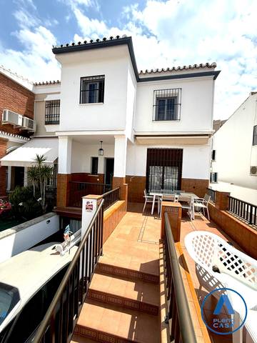 Casa adosada en Venta en Centro