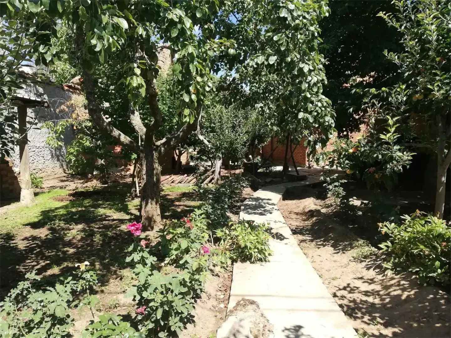 Jardí de Finca rústica en venda en Vega de Infanzones amb Jardí privat i Traster