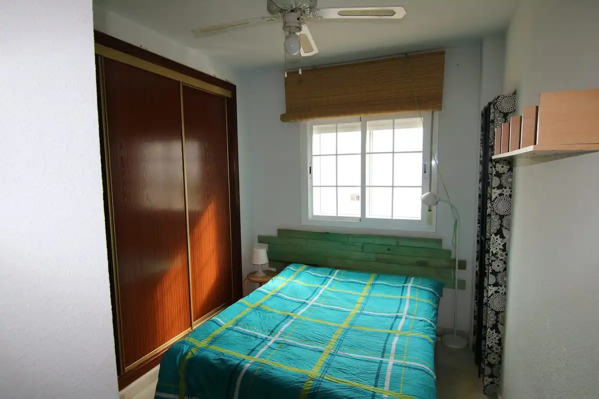Habitación de Apartamento de alquiler en Torremolinos con Aire acondicionado, Terraza y Amueblado