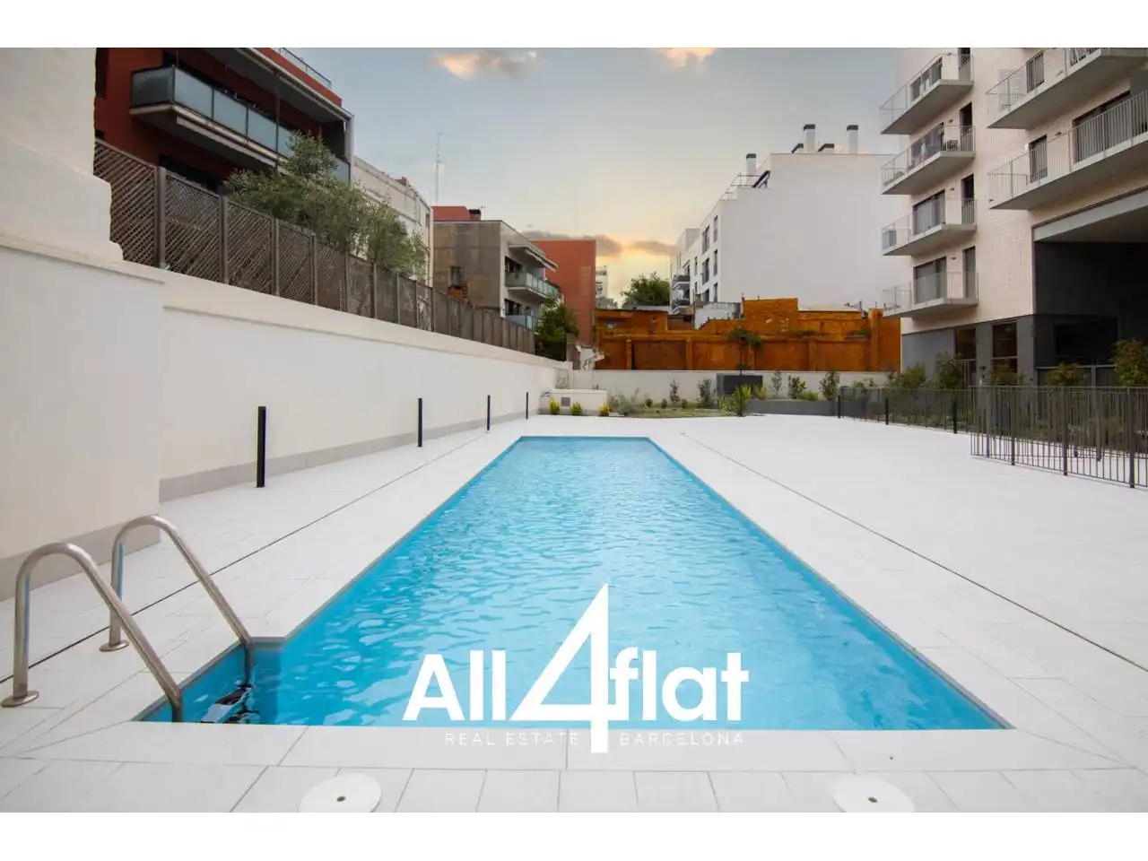 Schwimmbecken von Wohnung zur Miete in Barcelona mit Klimaanlage, Heizung und Parkett