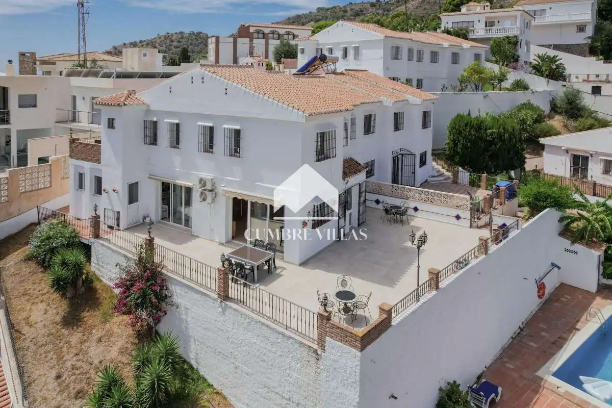 Exterior view of Houses for sale in Almuñécar