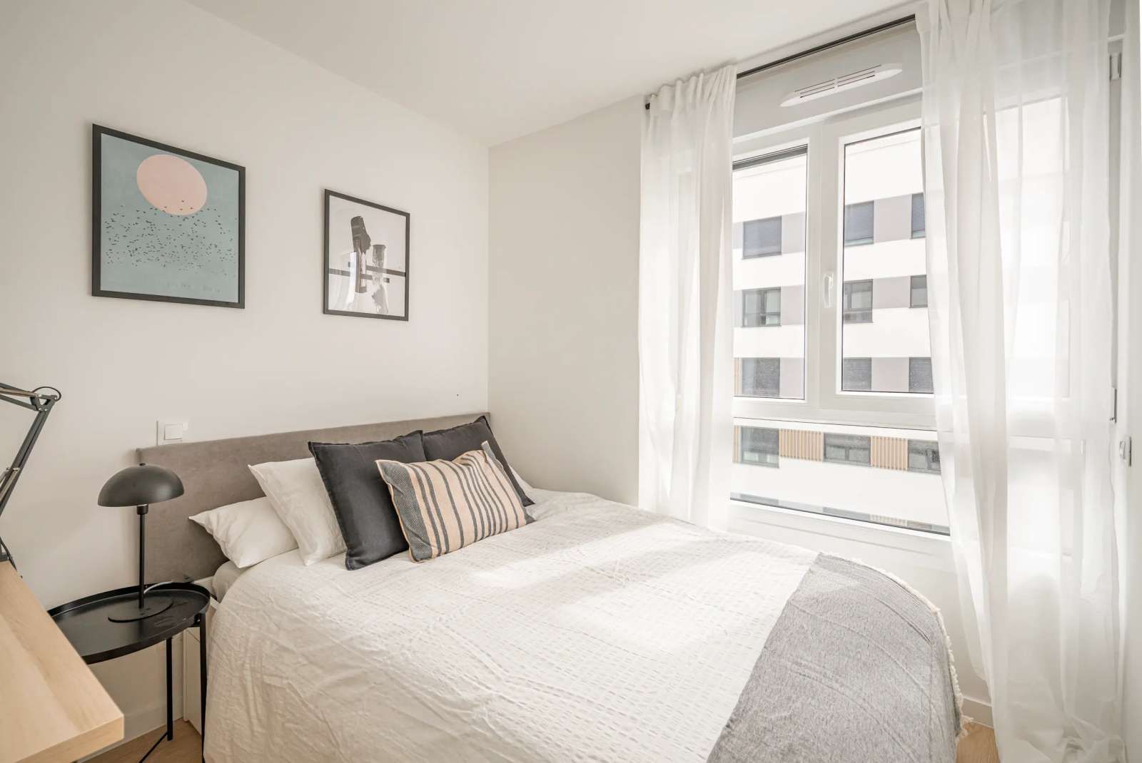 Bedroom of Flat to share in  Madrid Capital  with Air Conditioner and Terrace