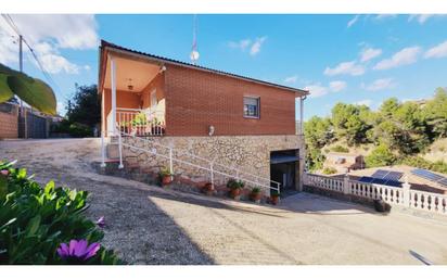 Vista exterior de Casa o xalet en venda en Terrassa amb Aire condicionat, Calefacció i Jardí privat