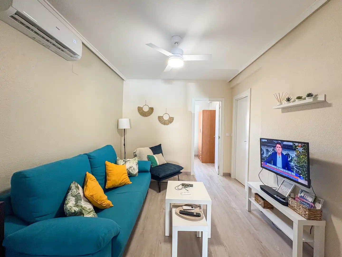 Sala de estar de Piso de alquiler en Torrevieja con Aire acondicionado, Calefacción y Terraza