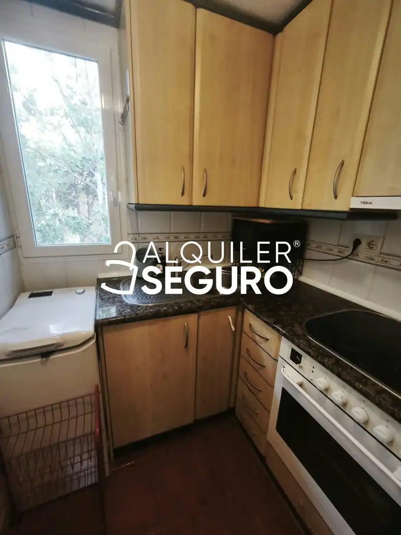 Cuina de Pis de lloguer en Zaragoza amb Aire condicionat, Calefacció i Terrassa