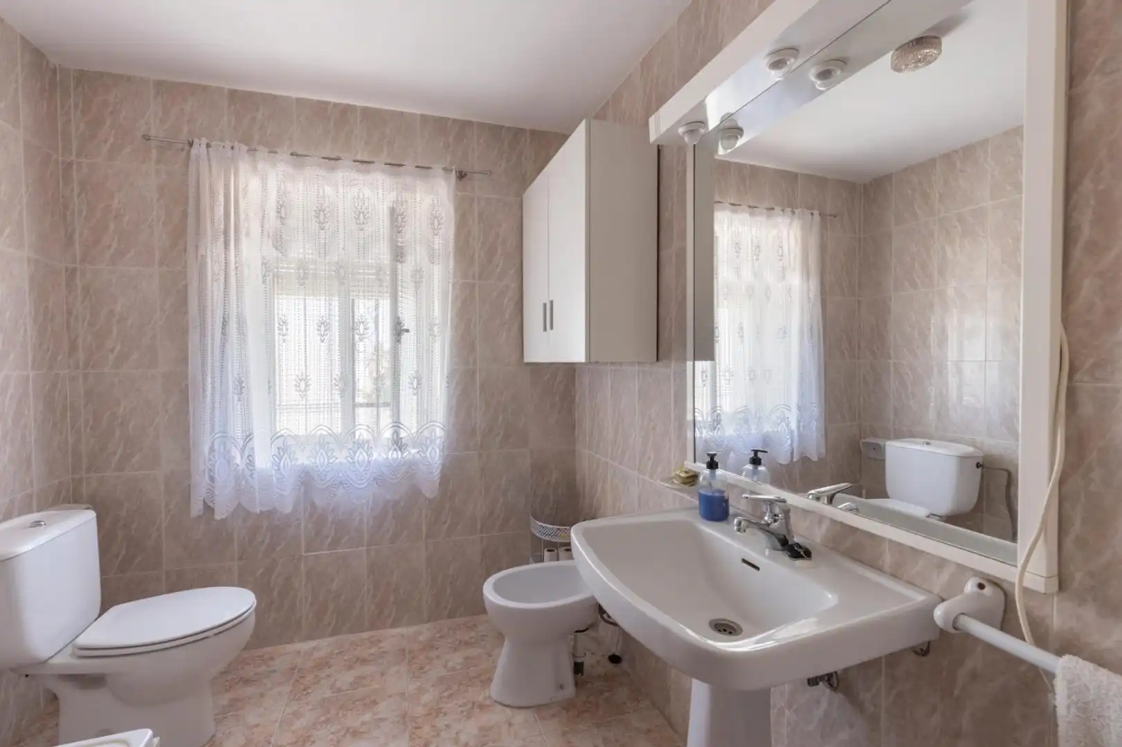 Bathroom of Houses for sale in Morelábor, Granada
