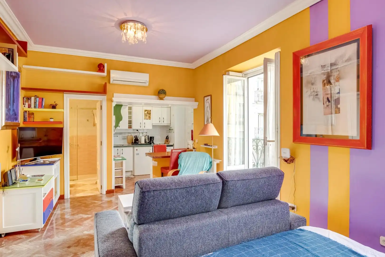 Sala d'estar de Apartament de lloguer en Madrid amb Calefacció, Parquet i Balcó