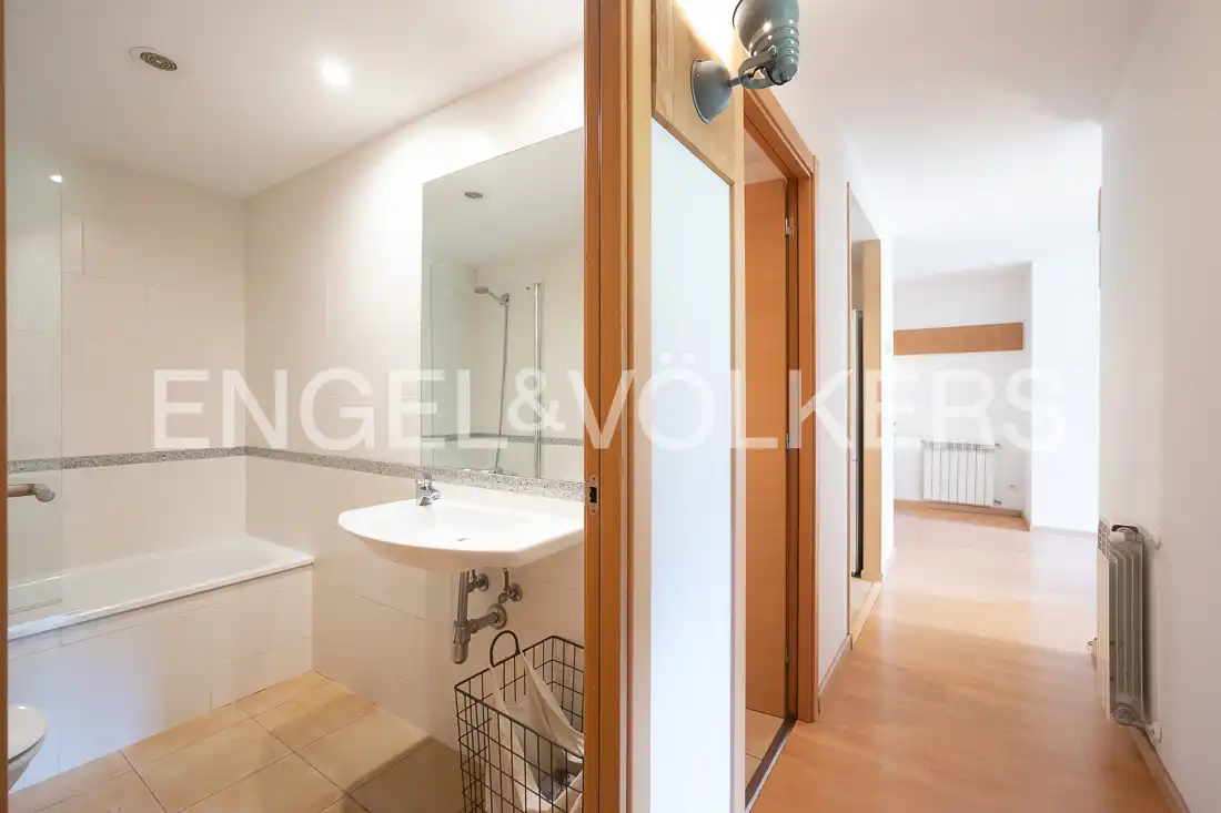 Baño de Planta baja en venta en Ordino con Calefacción, Parquet y Trastero