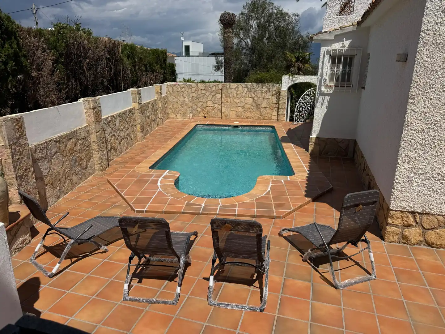 Schwimmbecken von Haus oder Chalet zur Miete in L'Alfàs del Pi mit Klimaanlage, Heizung und Privatgarten