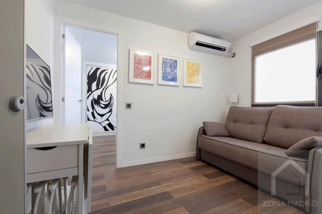 Piso en venta en De Mesonero Romanos, Sol