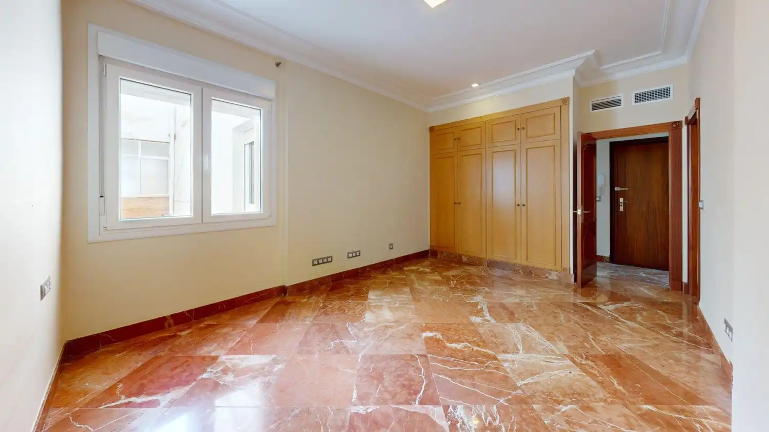 Flat for rent in Sevilla  with Air Conditioner, Heating and Terrace