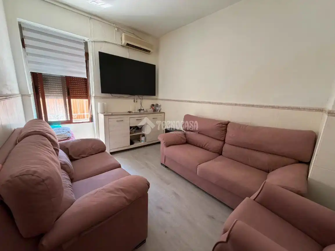 Casa adosada en venta en Torredonjimeno