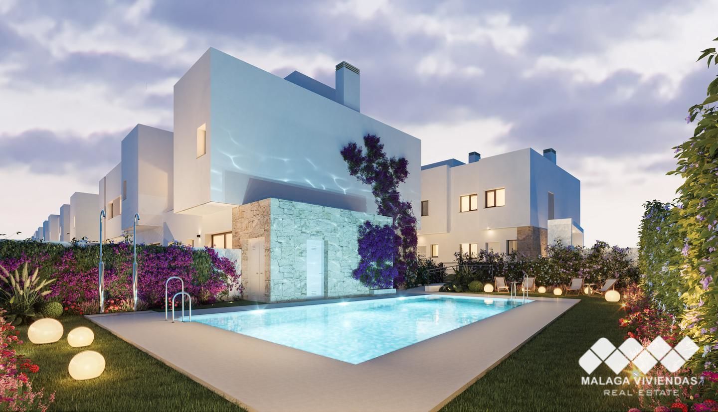 Piscina de Casa adosada en venda en Málaga Capital amb Aire condicionat, Jardí privat i Terrassa