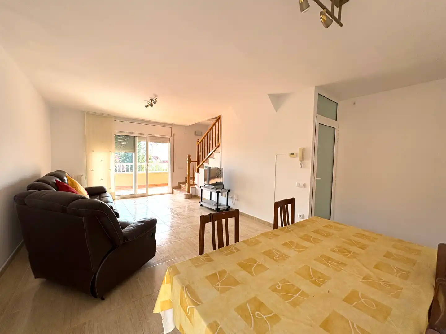 Sala de estar de Casa adosada en venta en La Pobla de Montornès   con Calefacción, Jardín privado y Terraza