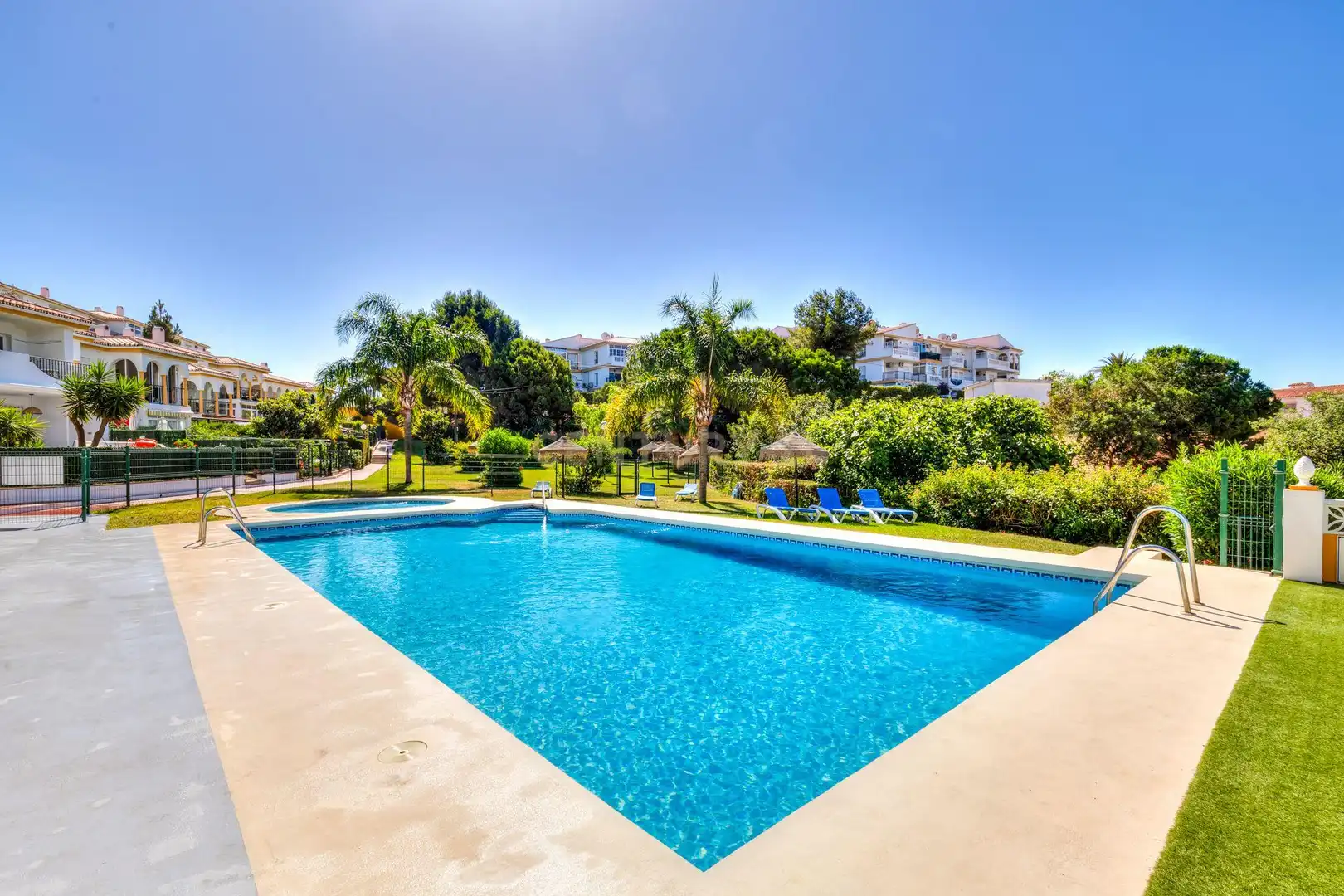 Piscina de Planta baja en venta en Mijas con Jardín privado, Piscina y Lavadora