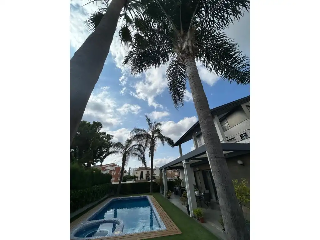 Piscina de Casa o xalet en venda en Gandia amb Aire condicionat, Jardí privat i Terrassa