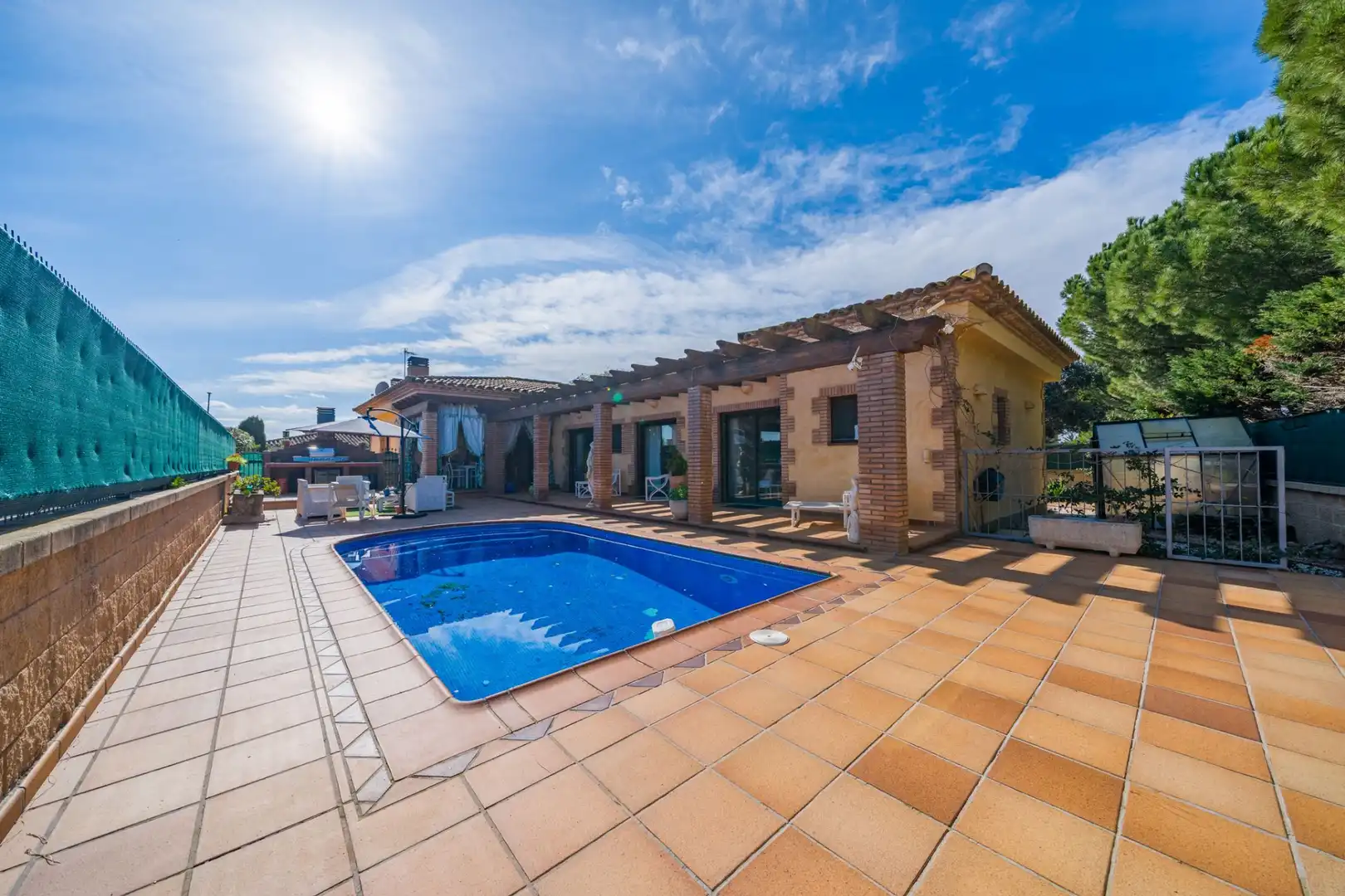 Piscina de Casa o xalet en venda en Torroella de Fluvià amb Aire condicionat, Calefacció i Jardí privat