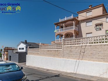 Duplex con balcone in vendita a Calle Calle Francisco José García Jiménez 2
