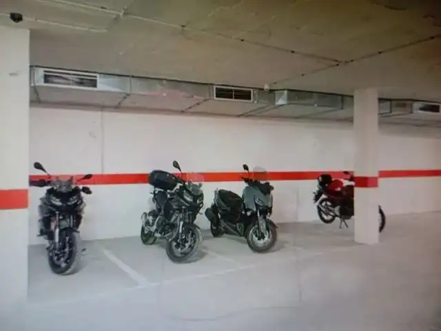 Motorradstellplatz zur Miete in SOLIDARITAT 42