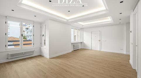 Foto 3 de Piso de alquiler en De Zurbano, Almagro,  Madrid Capital