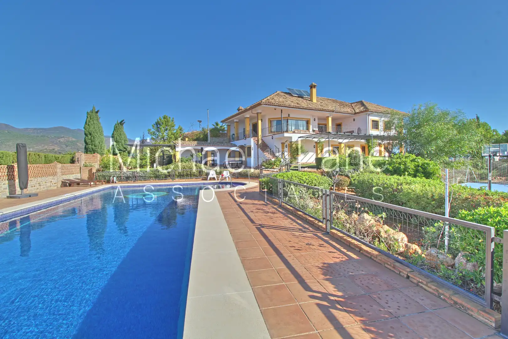 Casa o chalet en venta en Sierra de Estepona - Avda. de Andalucía