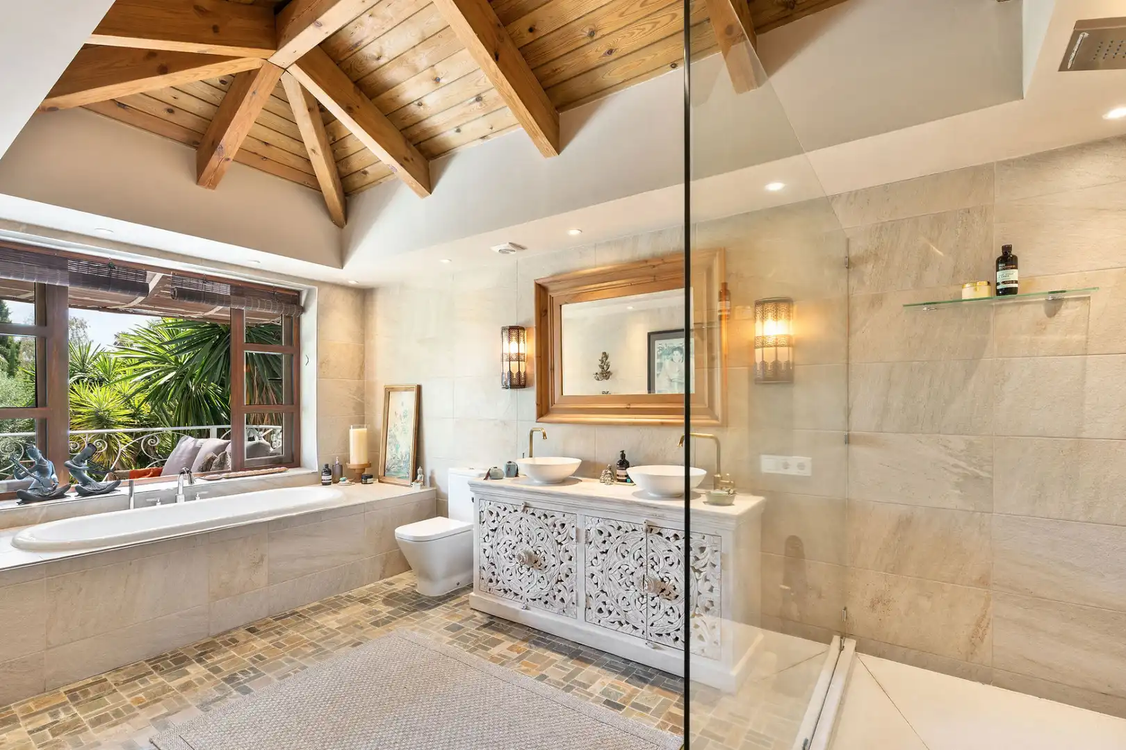 Baño de Casa o chalet en venta en Marbella con Aire acondicionado, Jardín privado y Terraza