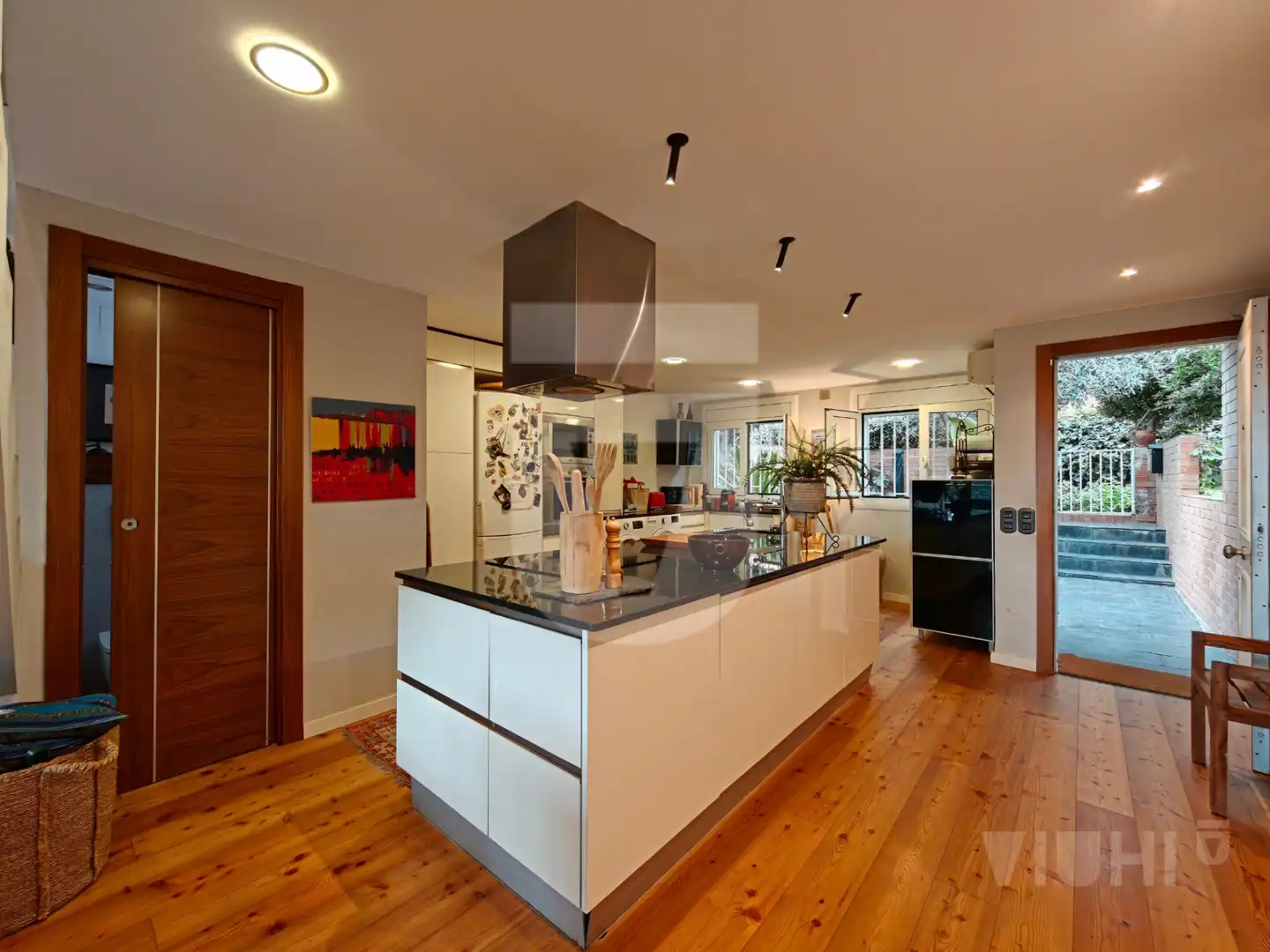 Cocina de Casa adosada en venta en Tiana con Aire acondicionado, Jardín privado y Parquet