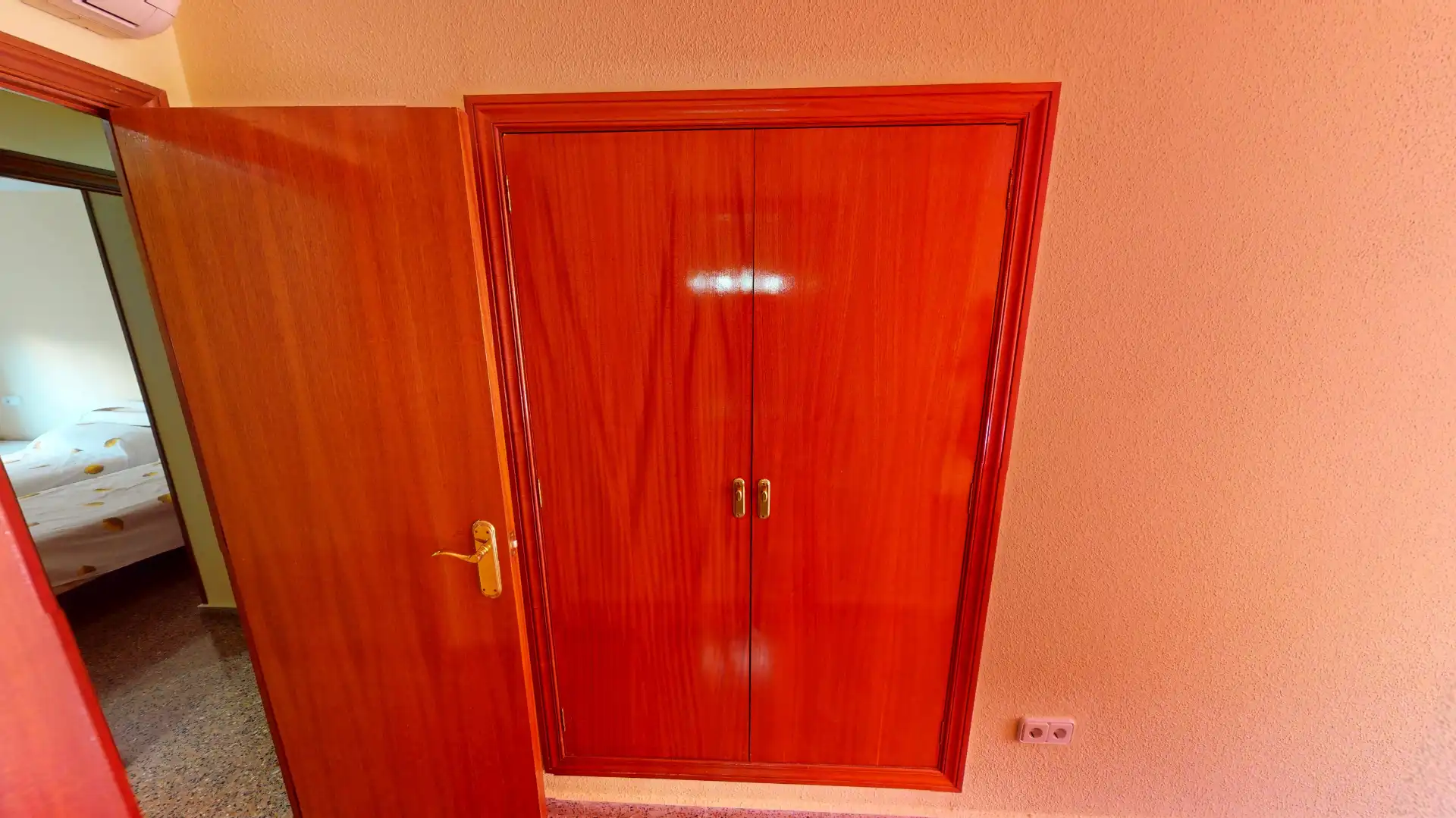 Wohnung zum Verkauf in Alicante / Alacant mit Klimaanlage und Balkon