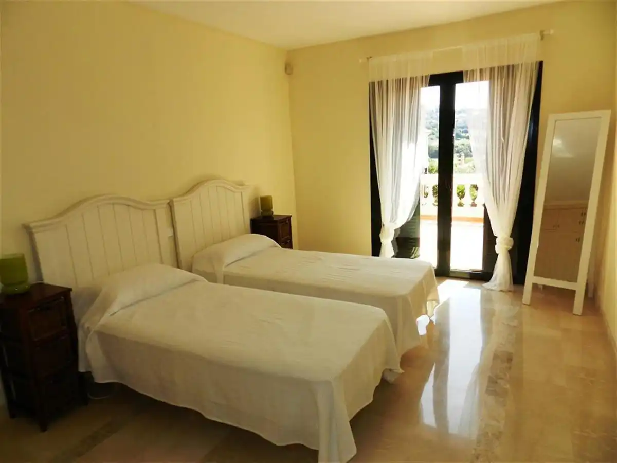 Doppelhaushälfte mit Pool zum Verkauf in Sotogrande Costa, imagen 6