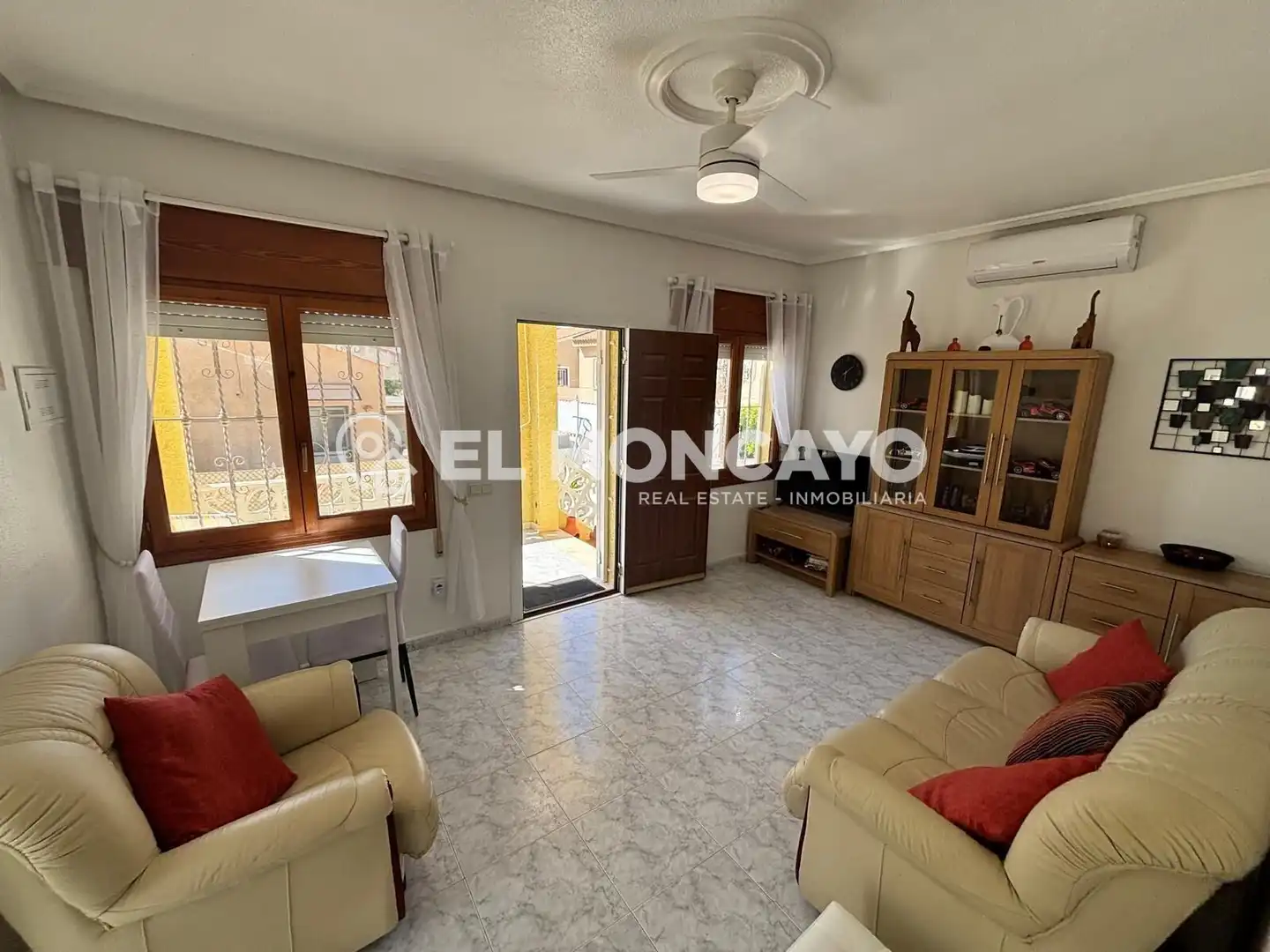 Sala de estar de Casa o chalet en venta en Rojales con Aire acondicionado, Jardín privado y Terraza