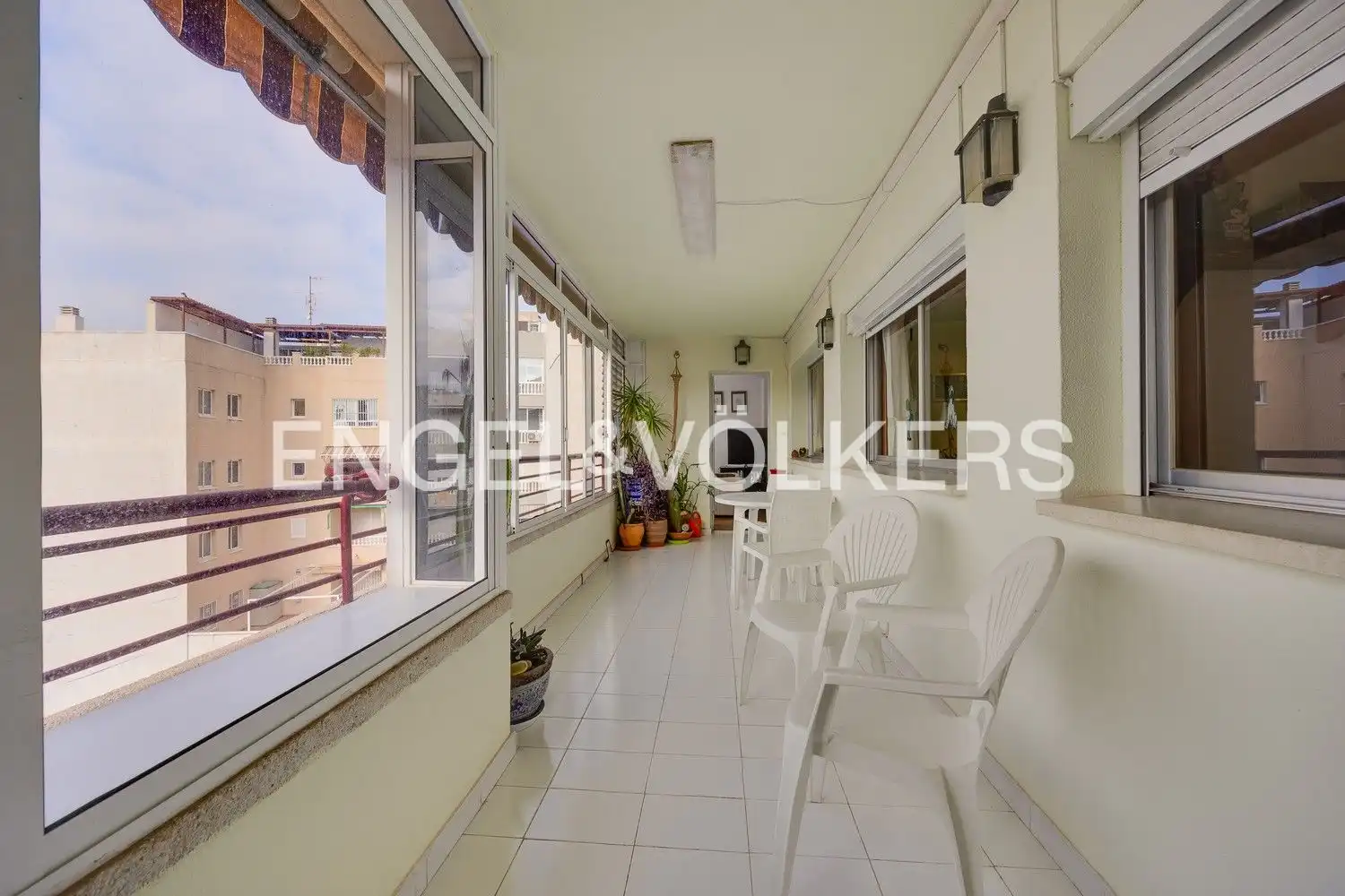 Terrace of Flat for sale in Torrevieja  with Air Conditioner, Heating and Private garden