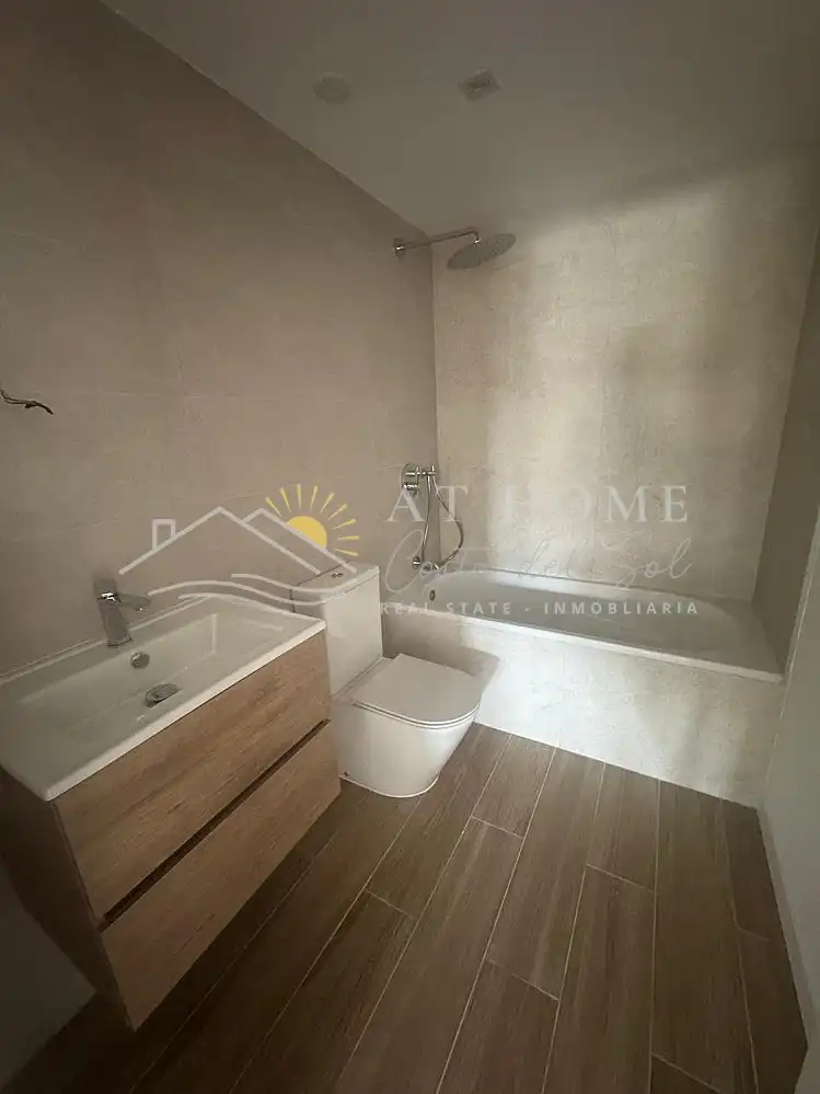 Bathroom of Apartments for sale in Rincón de la Victoria  with Terrace, Swimming Pool and Oven